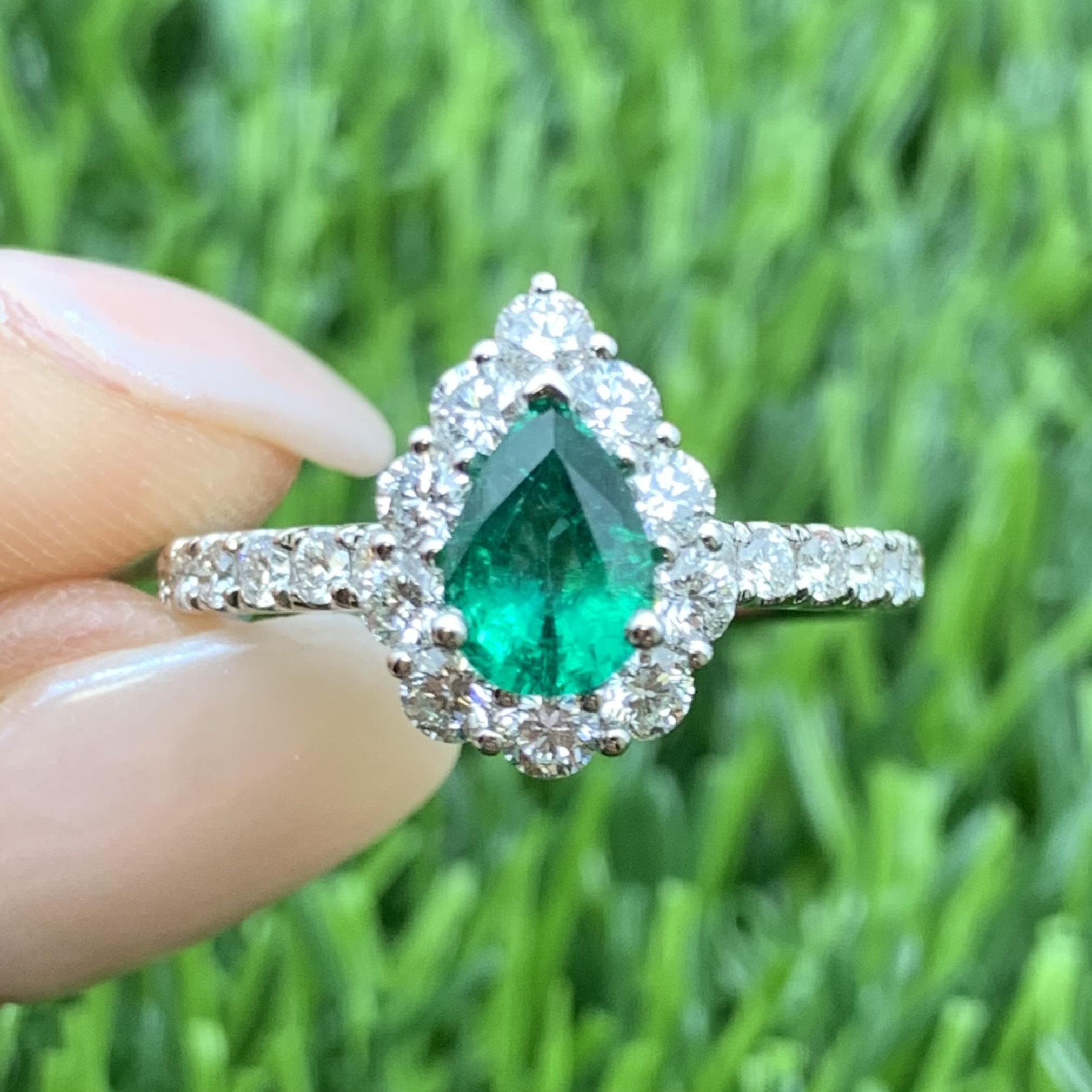 Emerald hot sale fashion ring