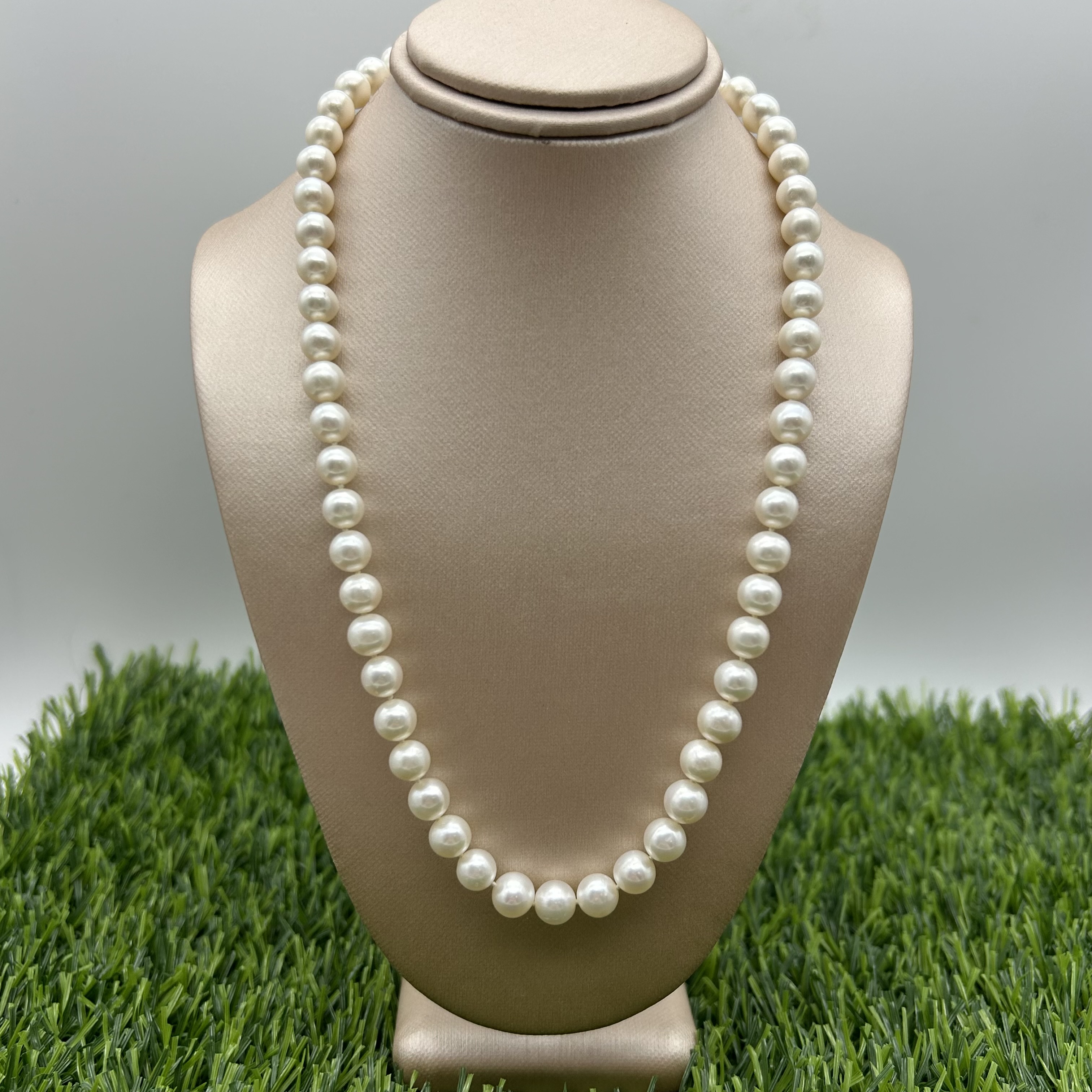 ESTATE Pearl Necklace with Floral Center